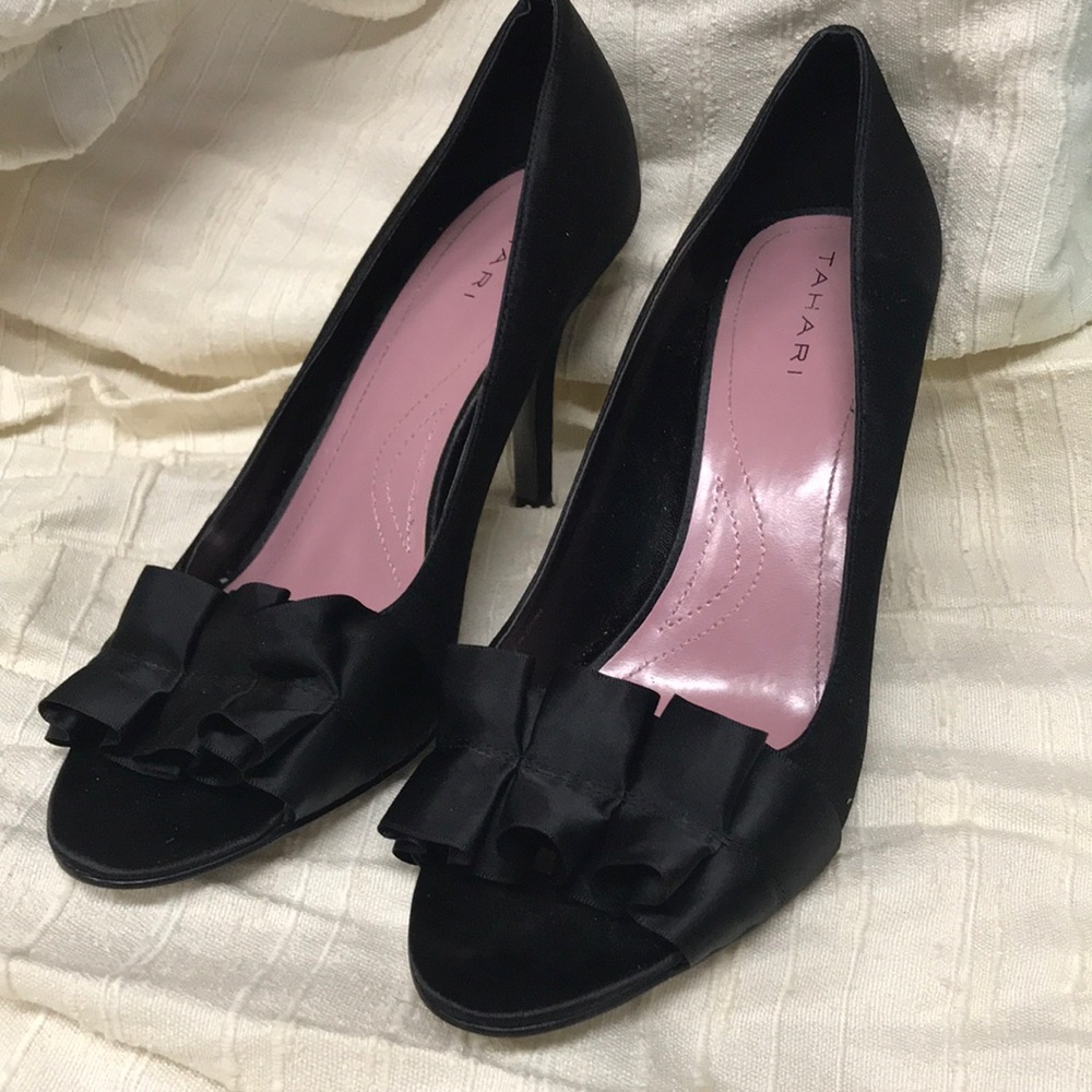 Tahari Sloan Heel